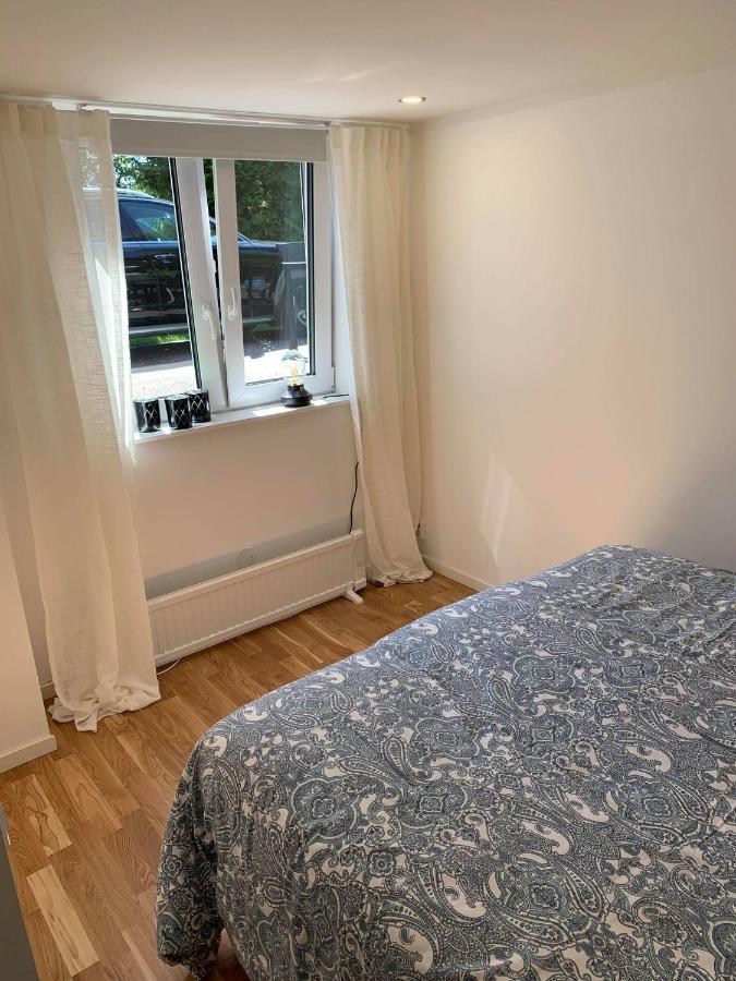 Nyrenoverat Kaellarlaegenhet Apartment Люнгскиле Екстериор снимка